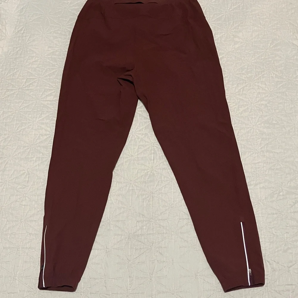 lululemon athletica Men's Maroon Joggers size medium Canada Olympics - Picture 6 of 10